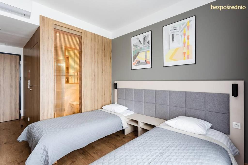 Warsaw City View: Modern Apartment with Parking Exterior photo
